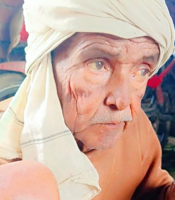 Leopard attacks elderly man; he dies.