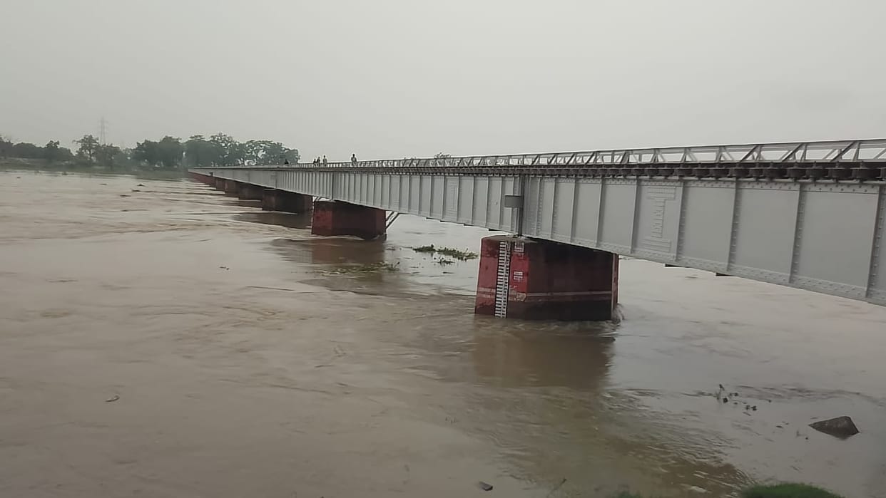 The Sharda River is changing, the water level is rising