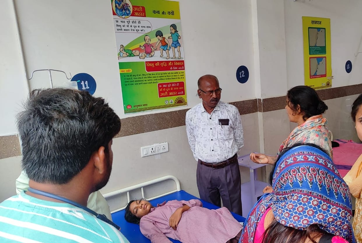 13 girl students fell ill in Kabirdham hostel