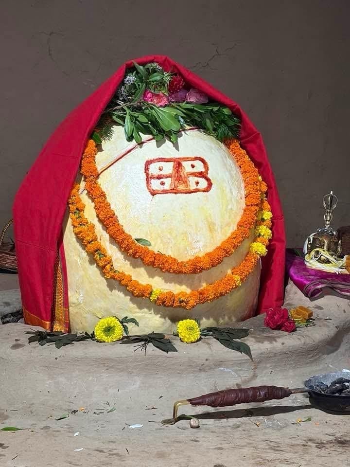 The Bijli Mahadev Temple resounded with chants of 'Bam-Bam Bhole'.