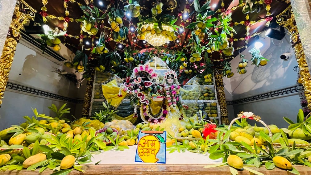Adornment of the deity with fruits at the Mango Festival became the center of attraction.