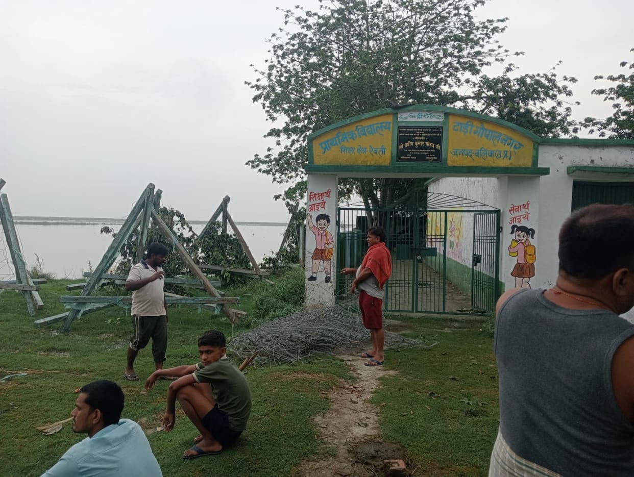 Differently-abled woman's house swallowed by Saryu River; over 250 other houses also at risk.