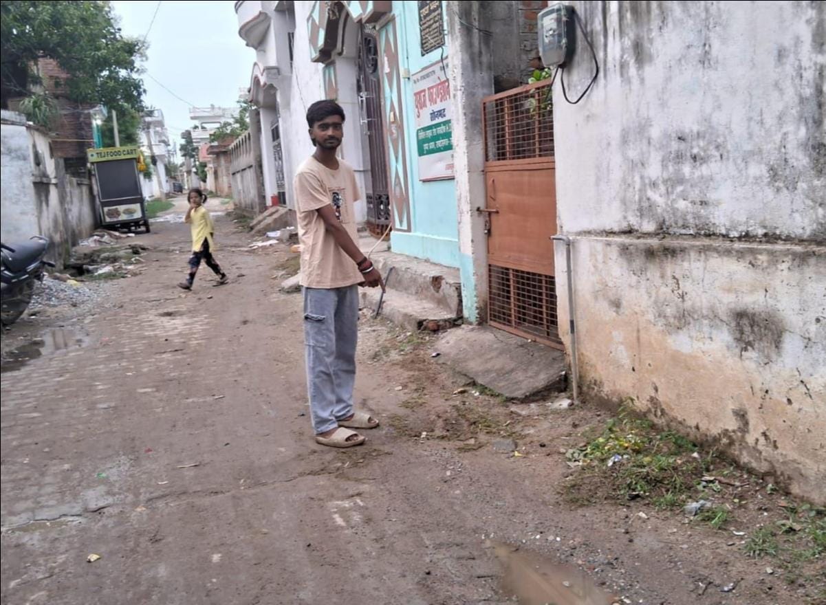 Negligence caused by leakage... water did not reach homes even in 10 years