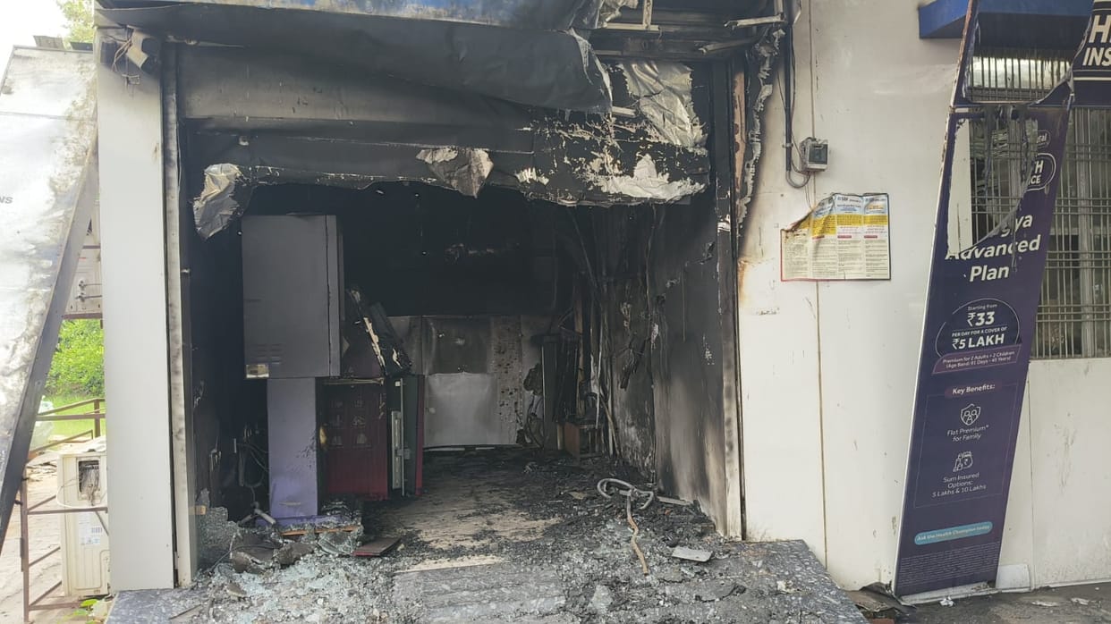 SBI ATM caught fire due to short circuit, cash saved