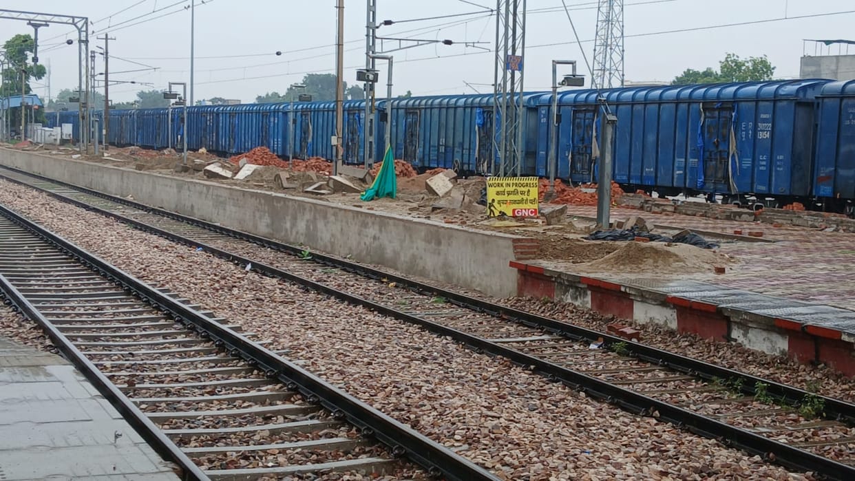 Rail projects stalled due to non-transfer of land to the Railways