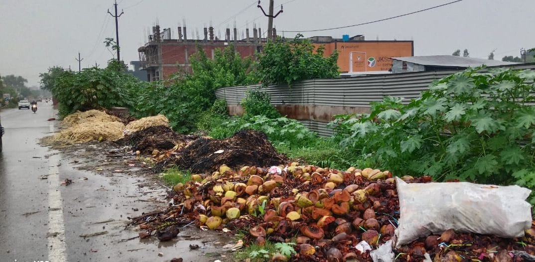 Garbage being openly dumped on the Kanwar route; questions raised over administration's claims.