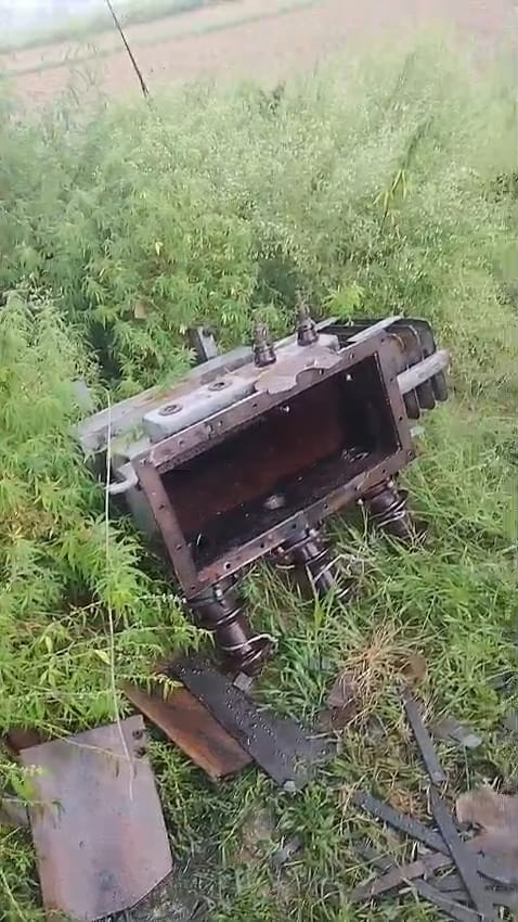 Oil, copper and cables stolen by demolishing a 25 KVA transformer