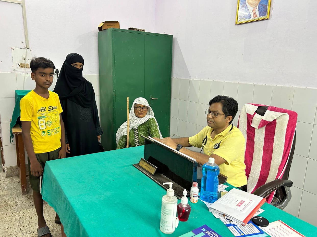 Jan Arogya Mela: Rise in viral infections and skin ailments due to weather changes.