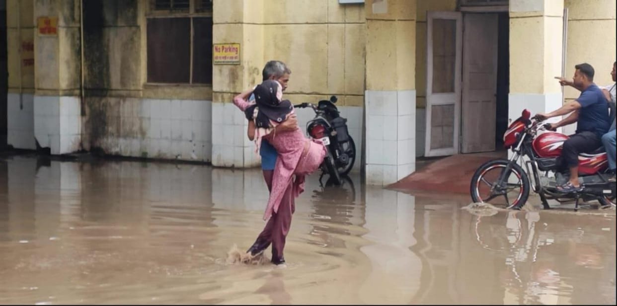 Intermittent rain lasting 11 hours left roads submerged