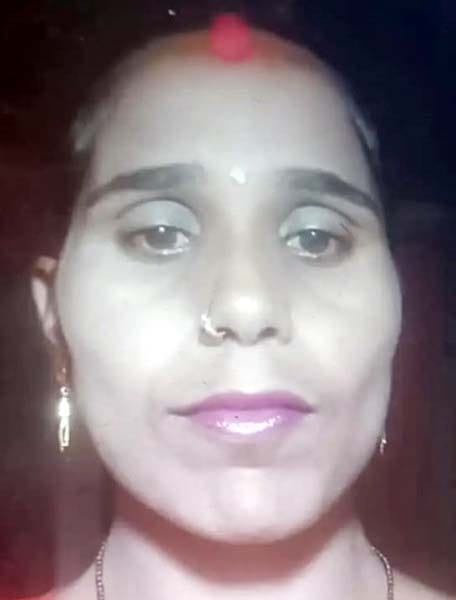 Body of married woman found hanging in Sablapur