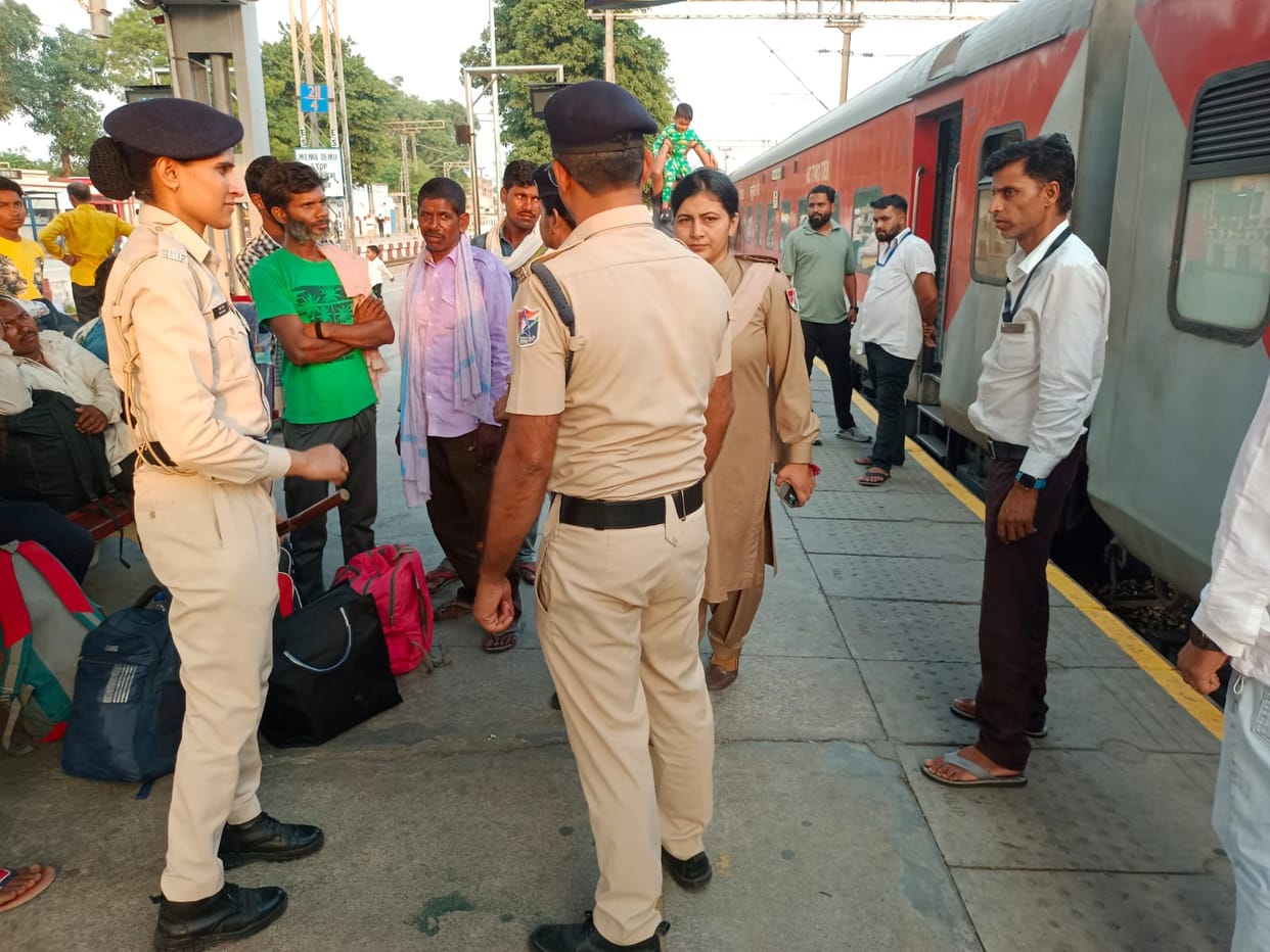 Security personnel will patrol the railway station disguised as Kanwariyas during the Kanwar Yatra