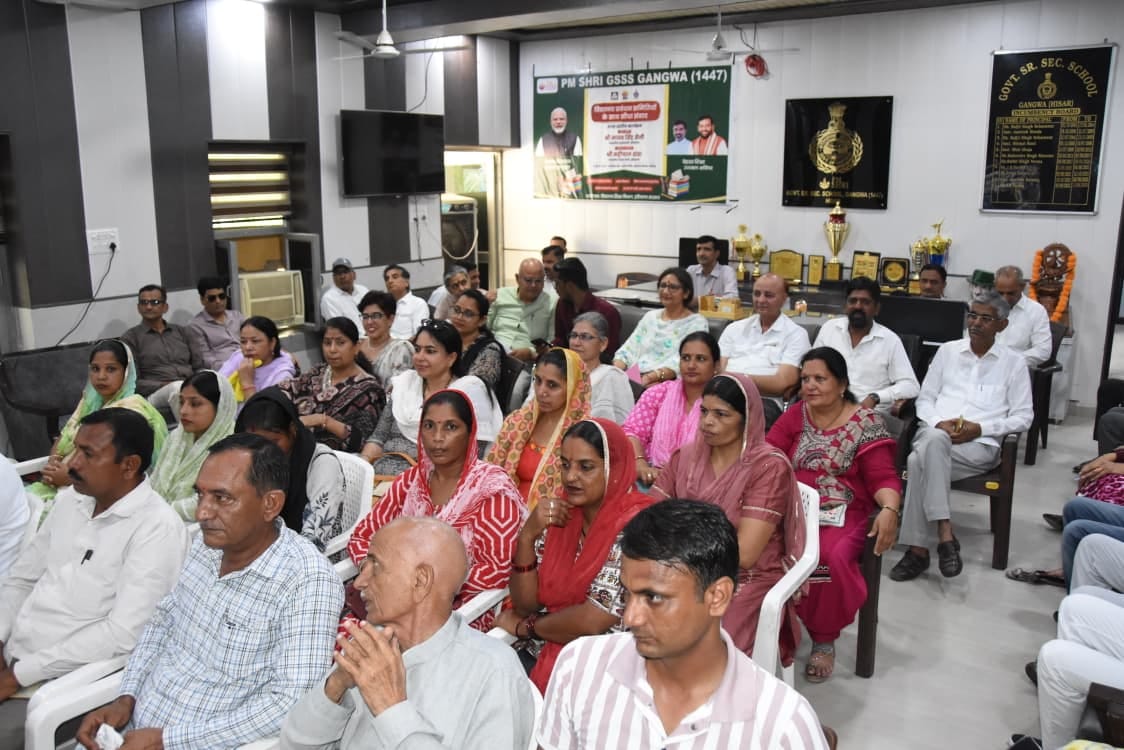 The SMC of PM Shree Gangwa School requested a 1000-seat AC auditorium from the CM, and the CM had a direct talk with them