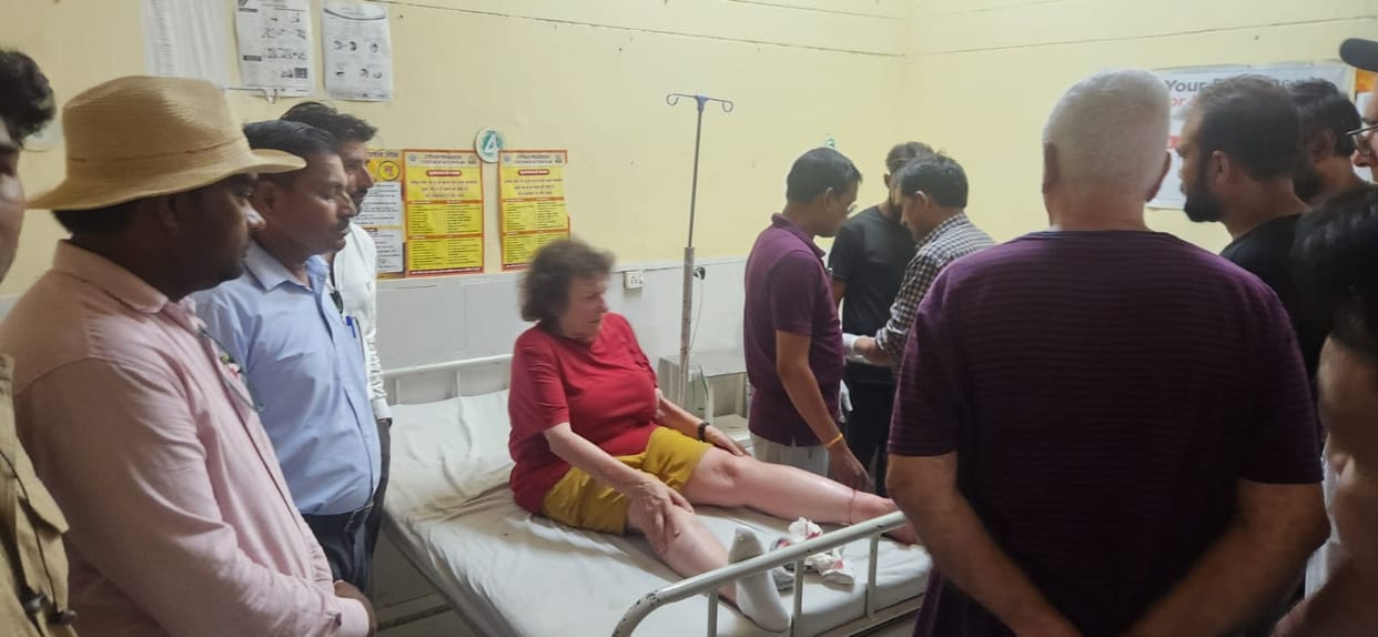 Israeli female tourist injured after falling in Dargah complex.