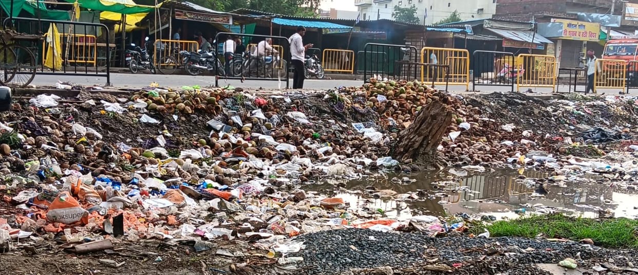 People troubled by foul odor; risk of infectious diseases from garbage.