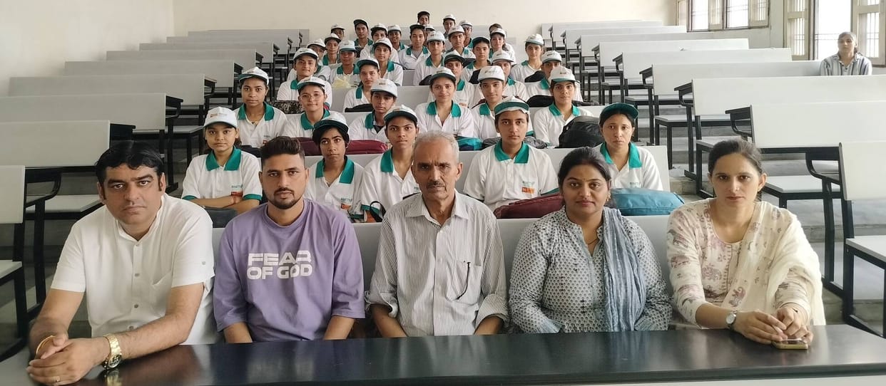 35 women received training and received the message to become self-reliant by adopting self-employment.