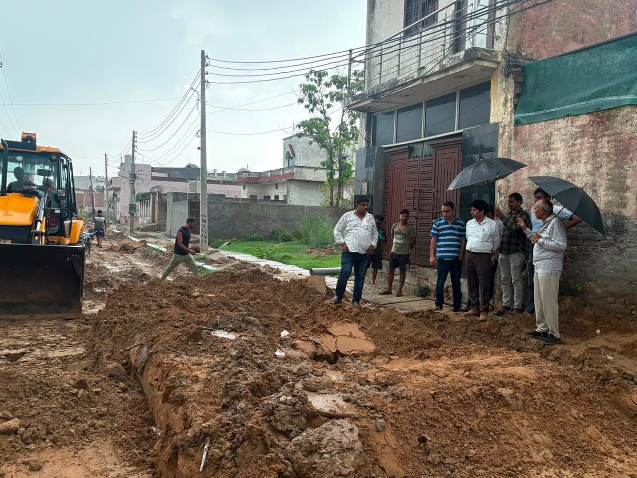 The District Municipal Commissioner inspected the works.