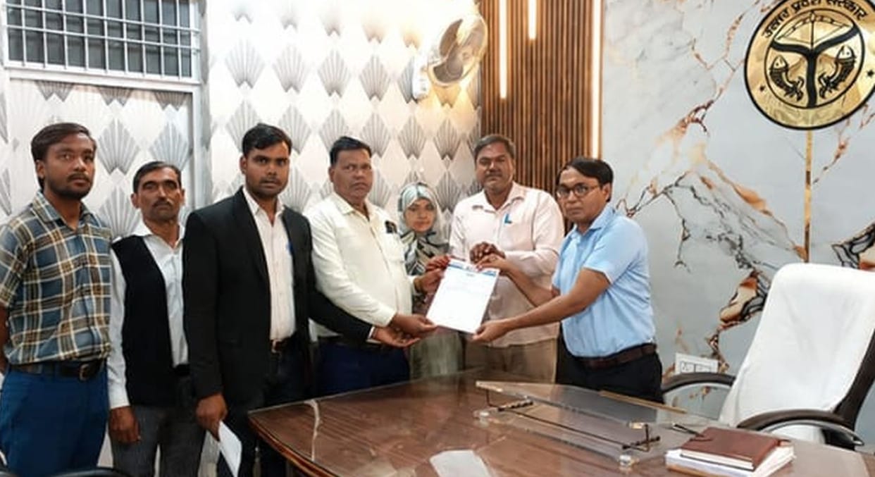 AAP workers submitted a memorandum in support of Sonam Wangchuk.