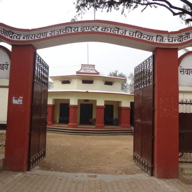 Computer laboratory facilities will be available.