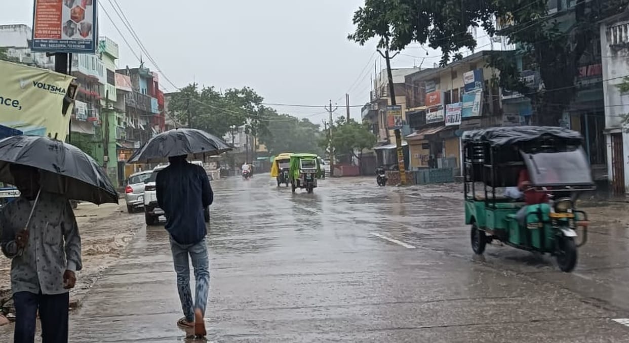 Heavy rain makes the weather pleasant; waterlogging causes inconvenience