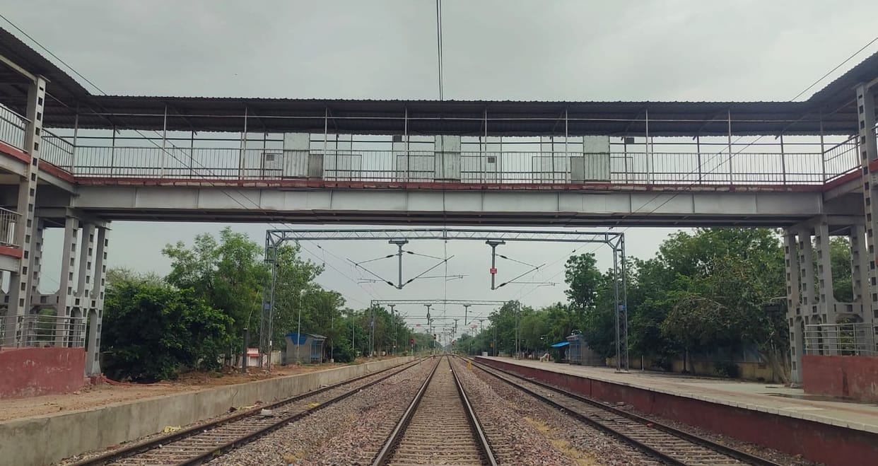 Train information will be available on the display at Satnali railway station.