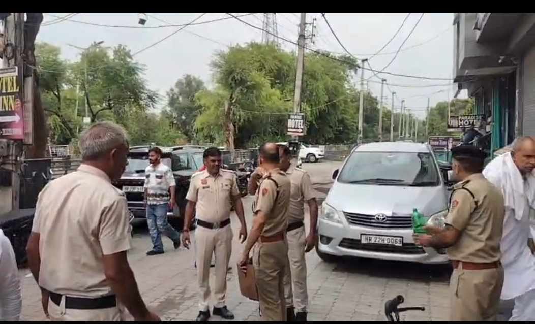 A young man who left home saying he was going to Gurugram committed suicide by hanging himself in a hotel
