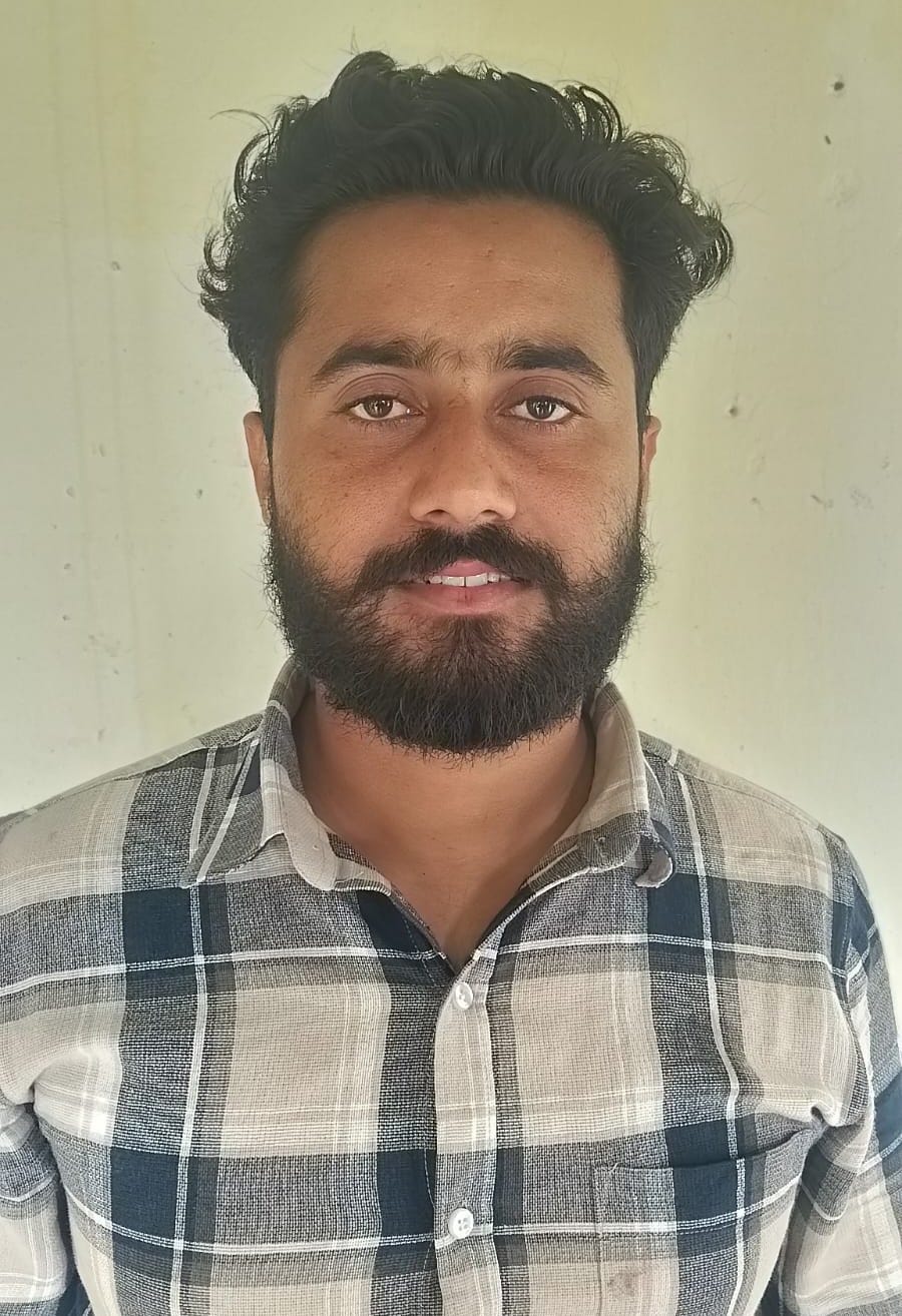 Accused in the murder of a BJP worker and witness arrested in an encounter; shot in the leg.