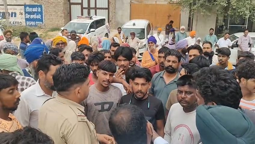 Villagers, enraged over drug trafficking, gheraoed the police outpost
