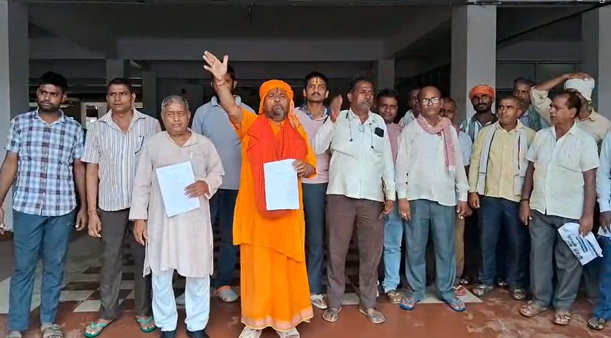 Auto drivers warned of a road blockade