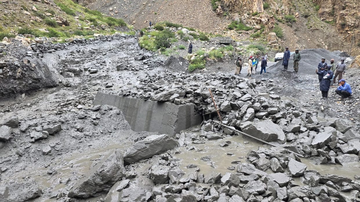 Flash flood triggered by cloudburst in Shalkhar; NH-5 restored after 20 hours