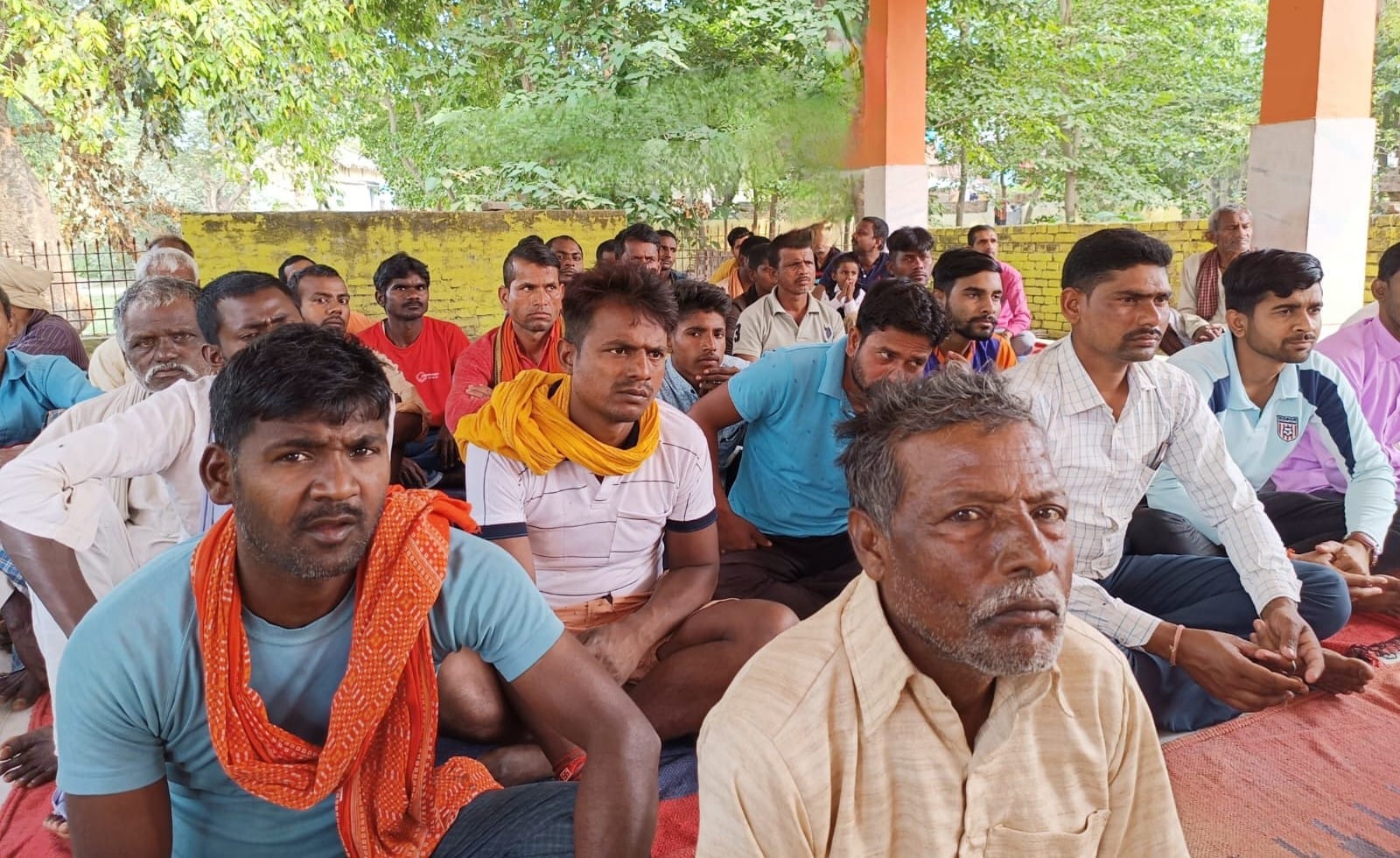 मुरली छपरा विकास के इब्राहिमाबाद नौबरार अठगावा में रिंग बंधा के मरम्मत न होने को लेकर आयोजित बै