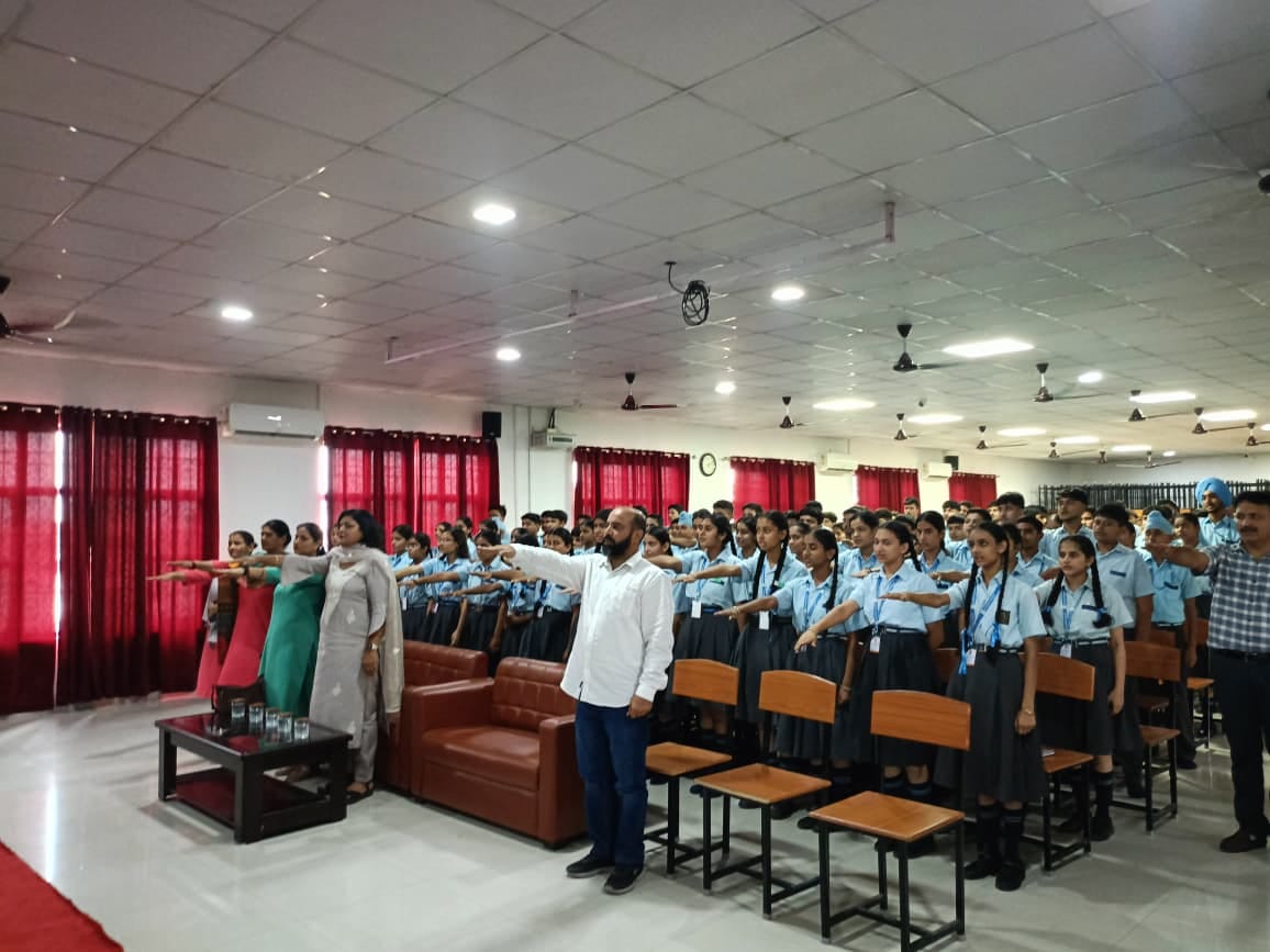 Students of Shivalik Valley School took a pledge to stay away from drugs.