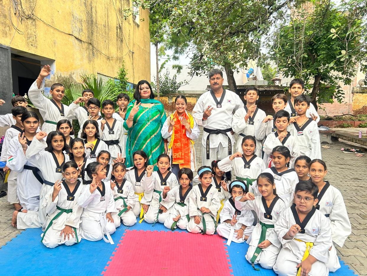 Pankhudi Mehra wins bronze in Taekwondo; receives a warm welcome.