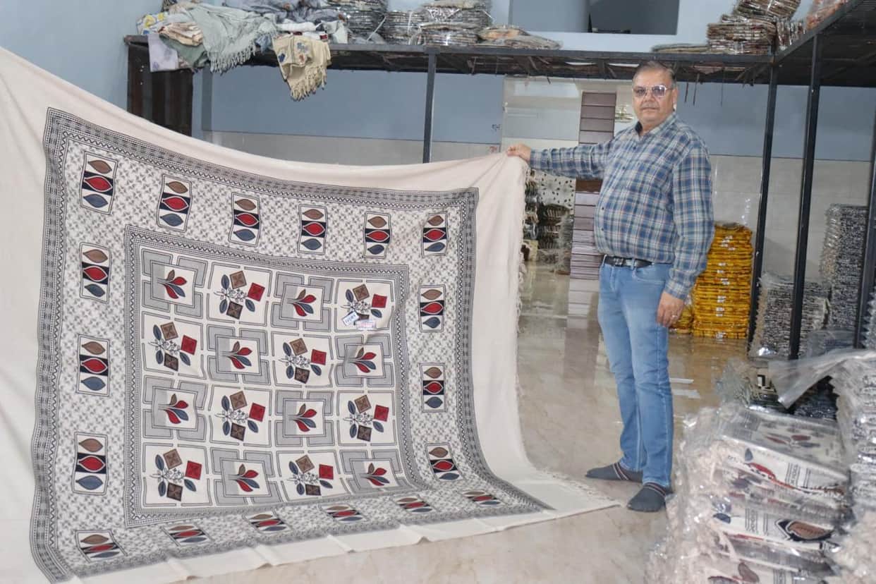 Expensive production, cheap market... double whammy on powerloom industry