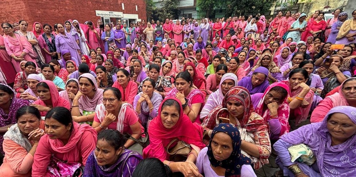 Anganwadi workers staged a protest for payment