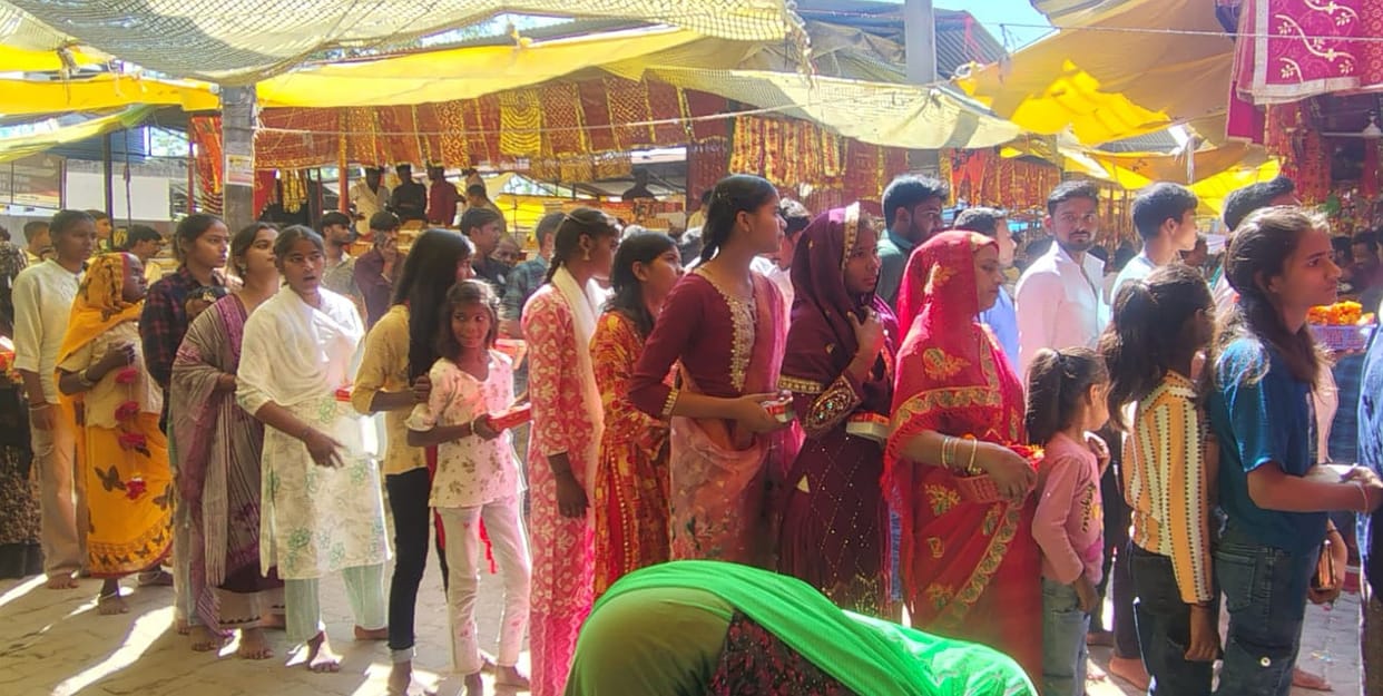Devotees paid obeisance at major Shaktipeeths.