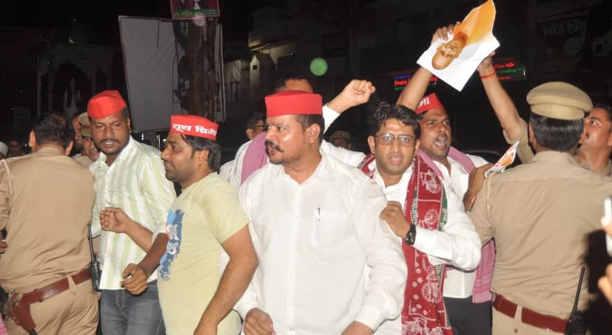 SP workers outraged over detention of party president; protest held at Tehsil intersection.