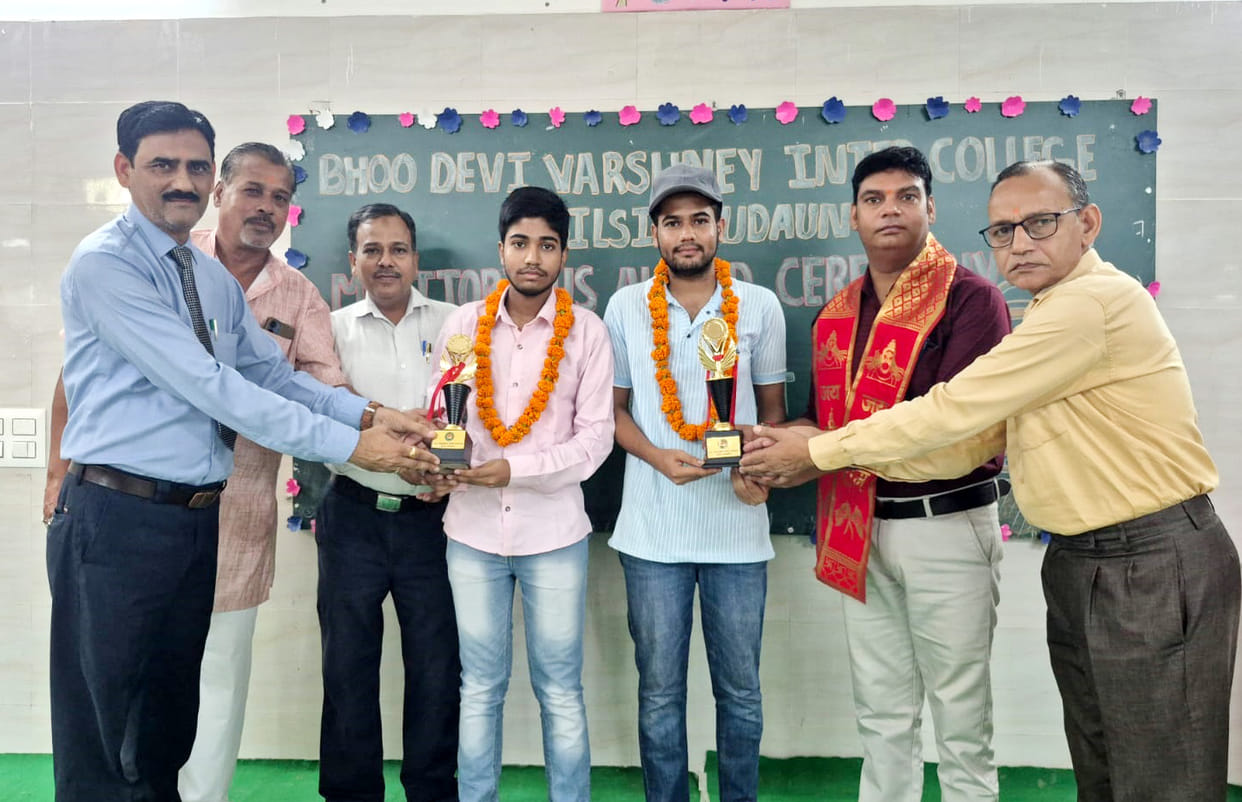 Two brothers felicitated for success in NEET and JEE.