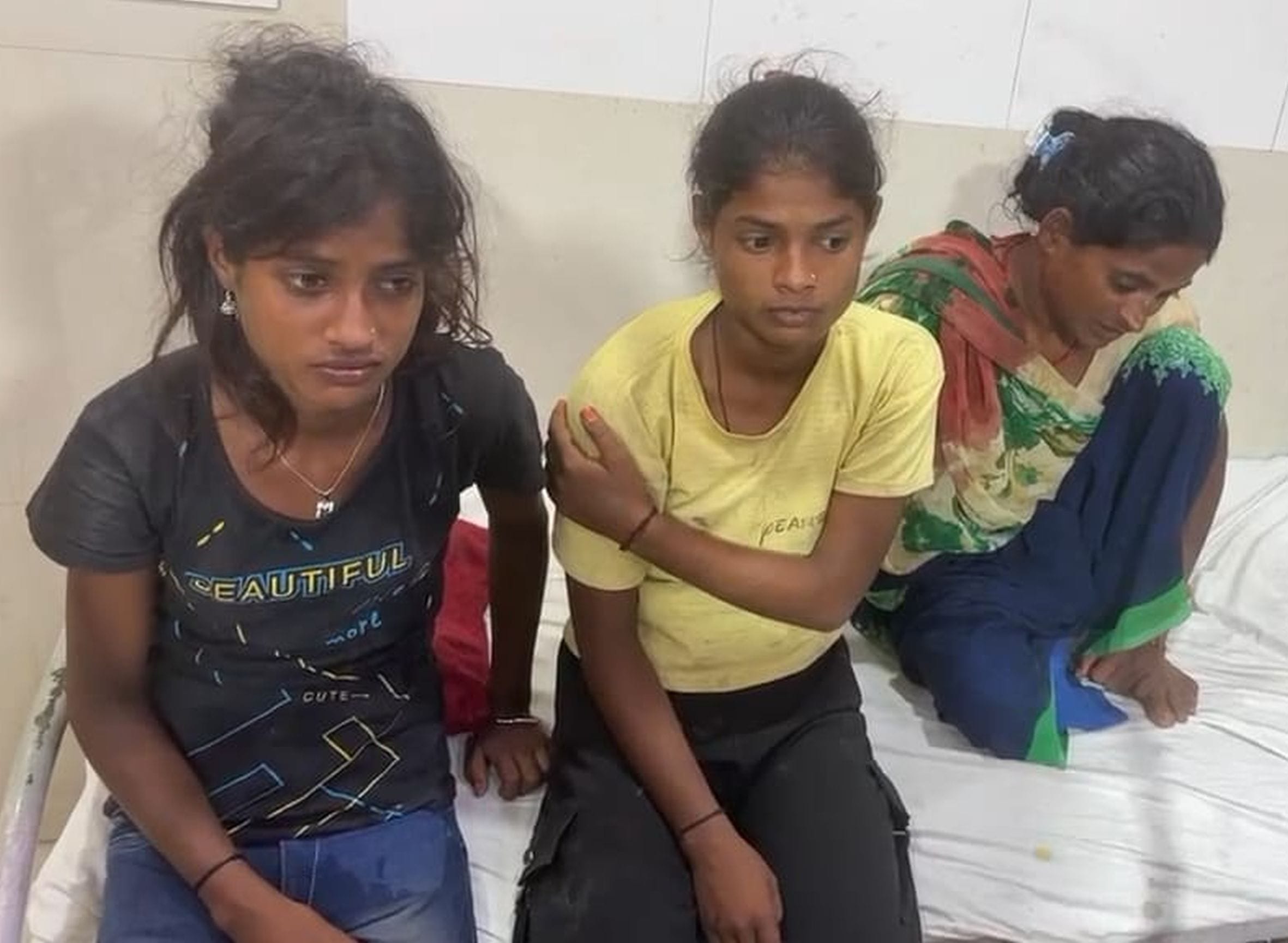 बछरावां थाना क्षेत्र के मल्हीपुर गांव में हुई मारपीट में घायल लोग। 