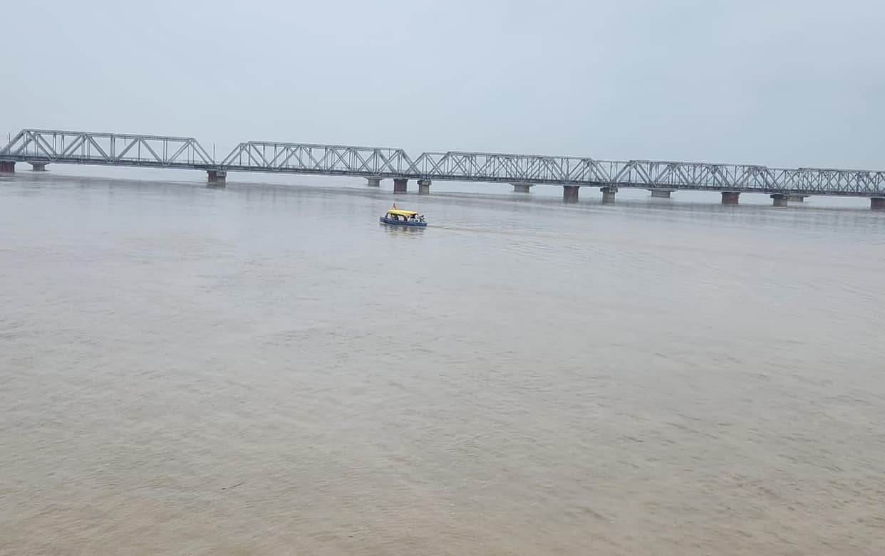 Saryu changed its course as soon as 2.68 lakh cusecs of water was released.