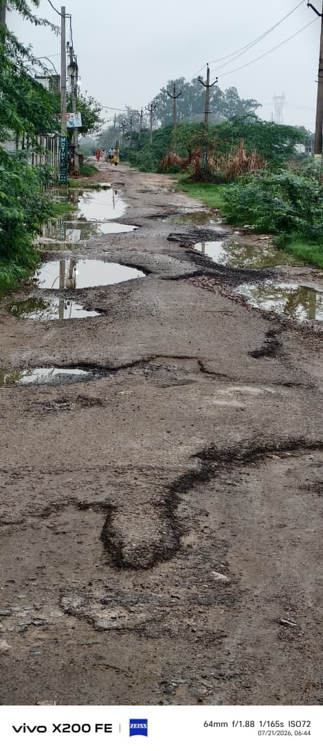 Jamunha's main road in a dilapidated state for 20 years