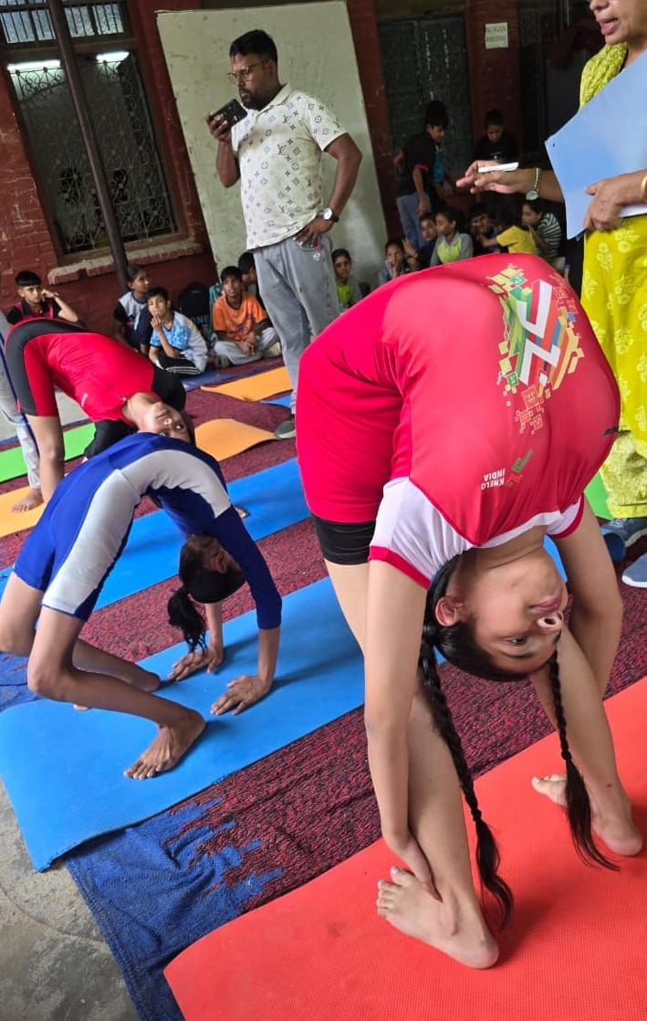 Manasi triumphs in the Yoga Tradition and Dual events