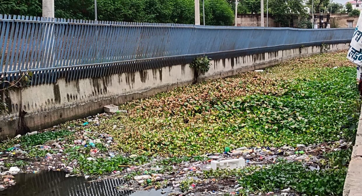 Incomplete cleaning of the Chhalak drain exposes the hollowness of claims ahead of the monsoon.