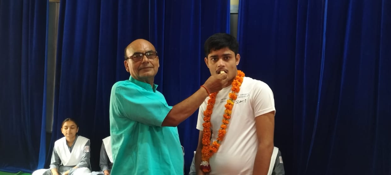 Shreyansh achieves success in NEET; felicitated at school.