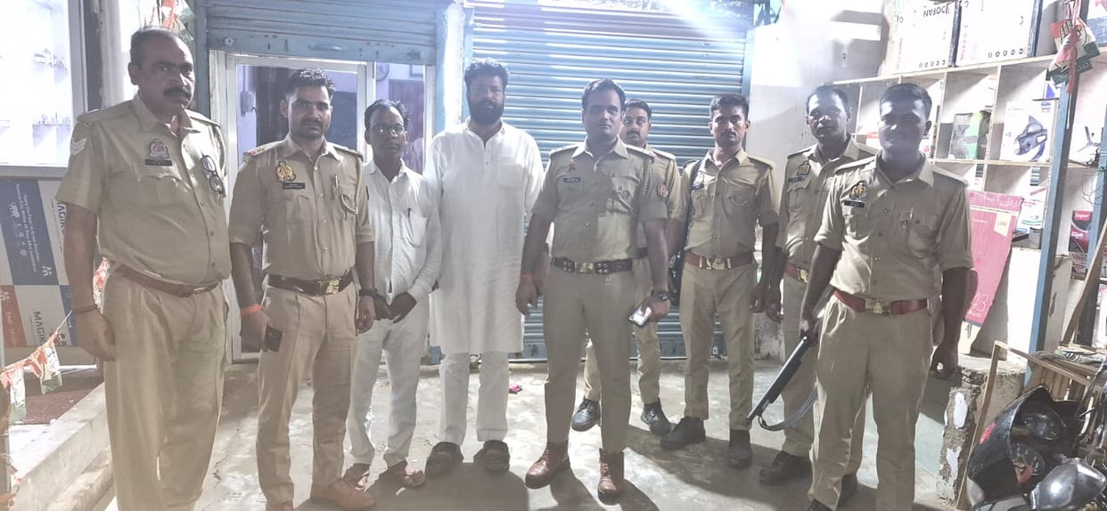 Several Congress leaders detained ahead of protests against Rahul Gandhi's arrest