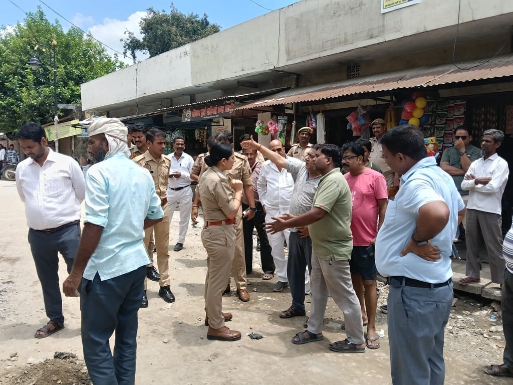 In Sawan, devotees will pass in four queues on the station route