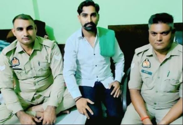 Police guard BKU leaders before Kisan Ghat march