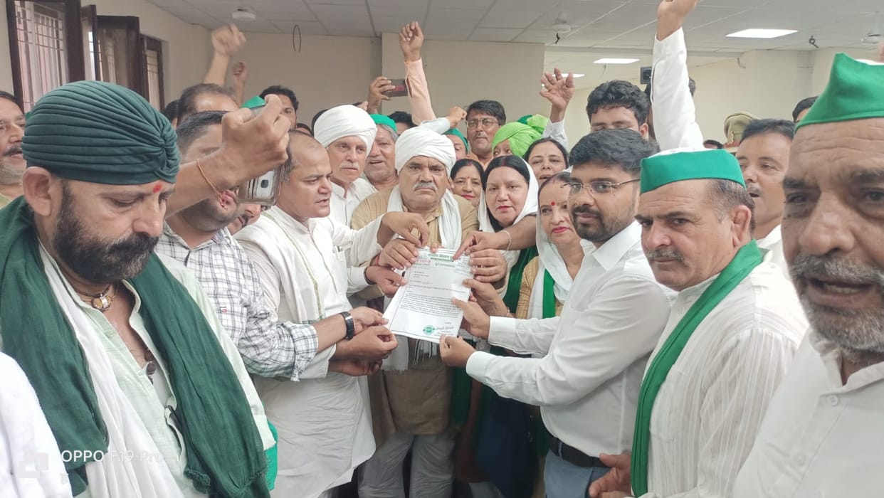 BKU protests at the Collectorate over demands, including outstanding sugarcane payments.
