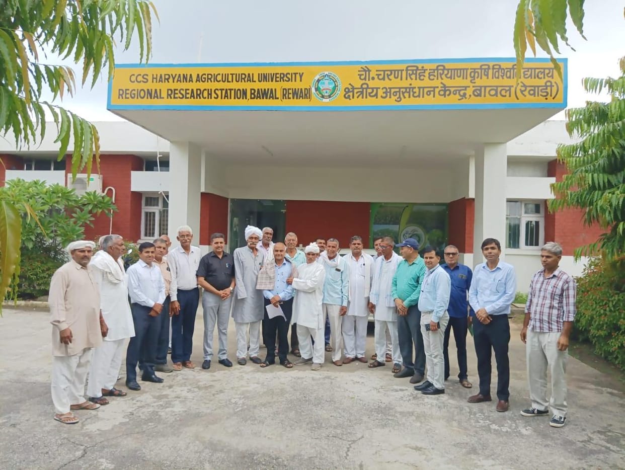 Workshop on farm mechanization held in Bawal; information on modern technology provided.