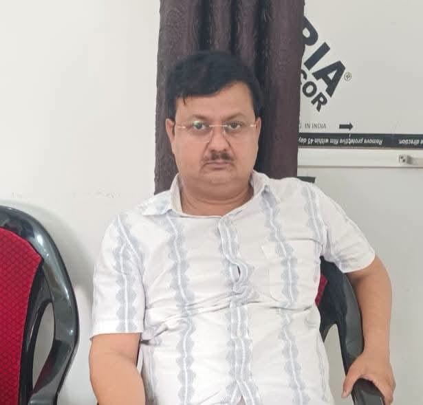 Lekhpal arrested for accepting a bribe at the Dhanghata Consolidation Office.