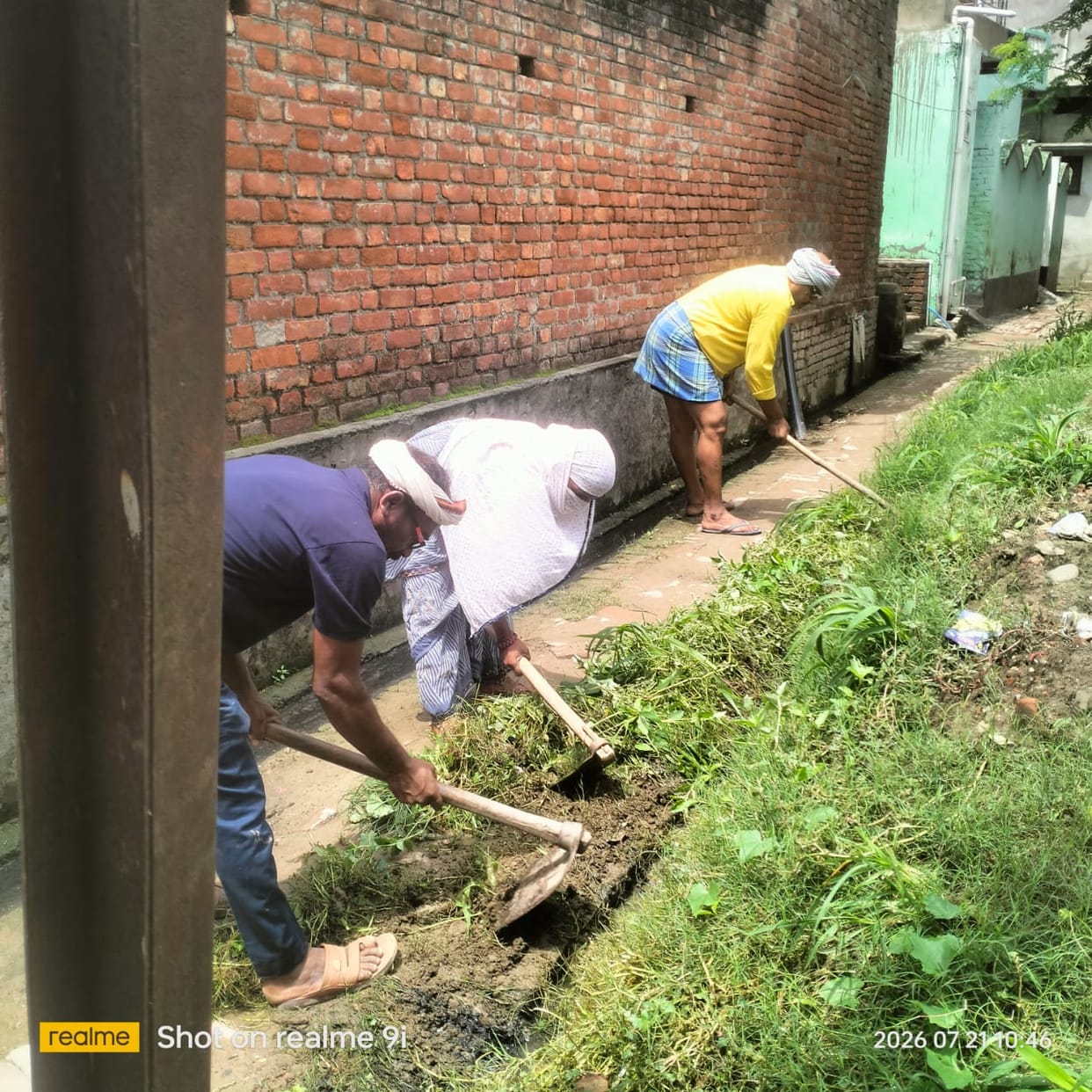 175 sanitation workers cleaned drains across 83 villages.